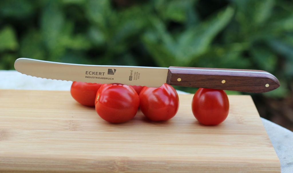 Messer mit formschönem Bubingaholzgriff